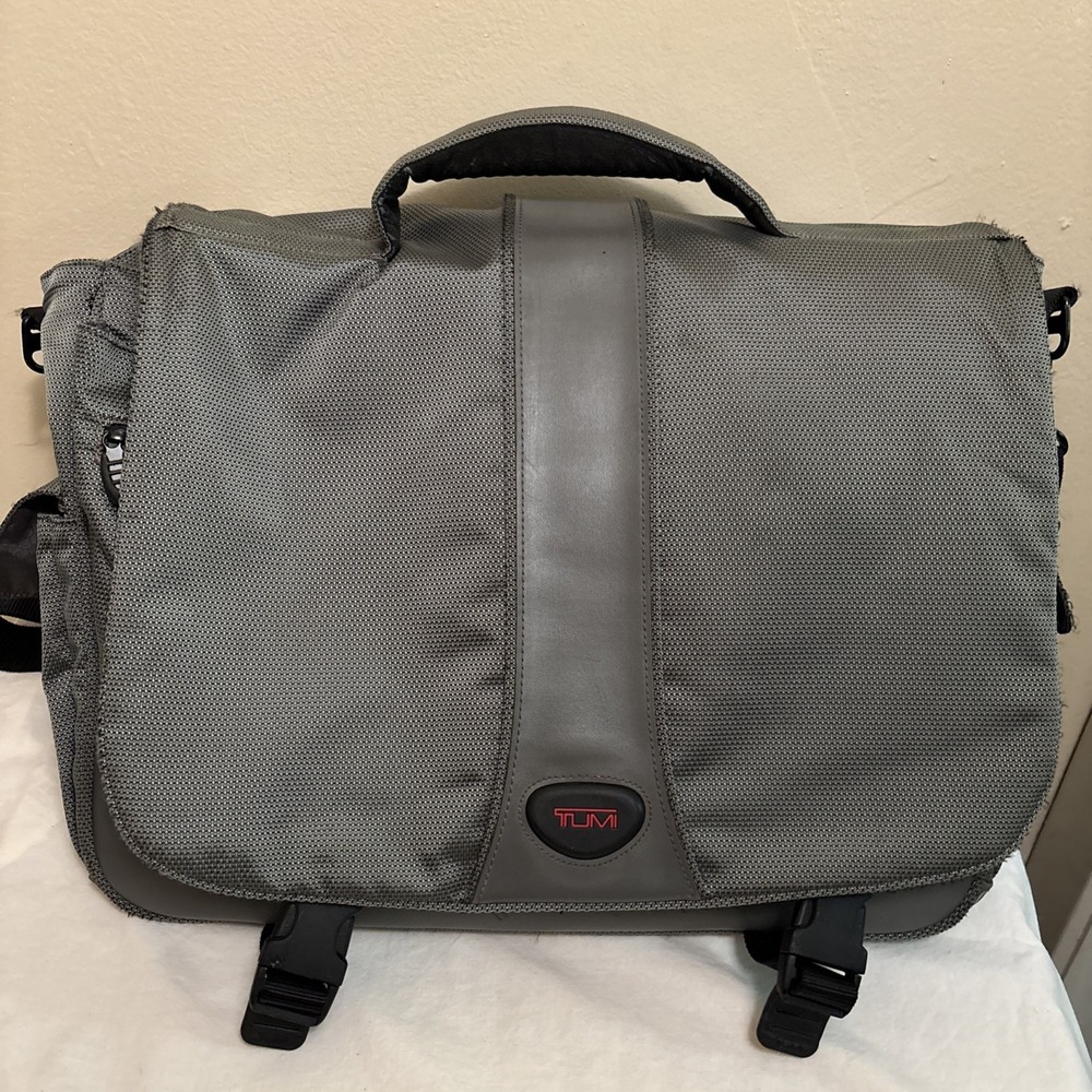 TUMI 506PW Pewter Ballistic Nylon 18" Messenger Computer Briefcase Bag